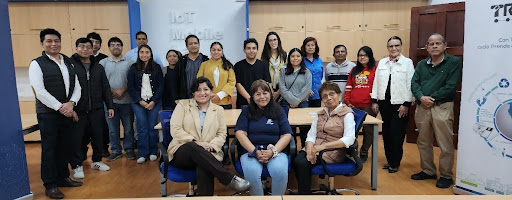 Equipo de Traza y asistentes al evento de presentación de resultados organizado por Startup UNI