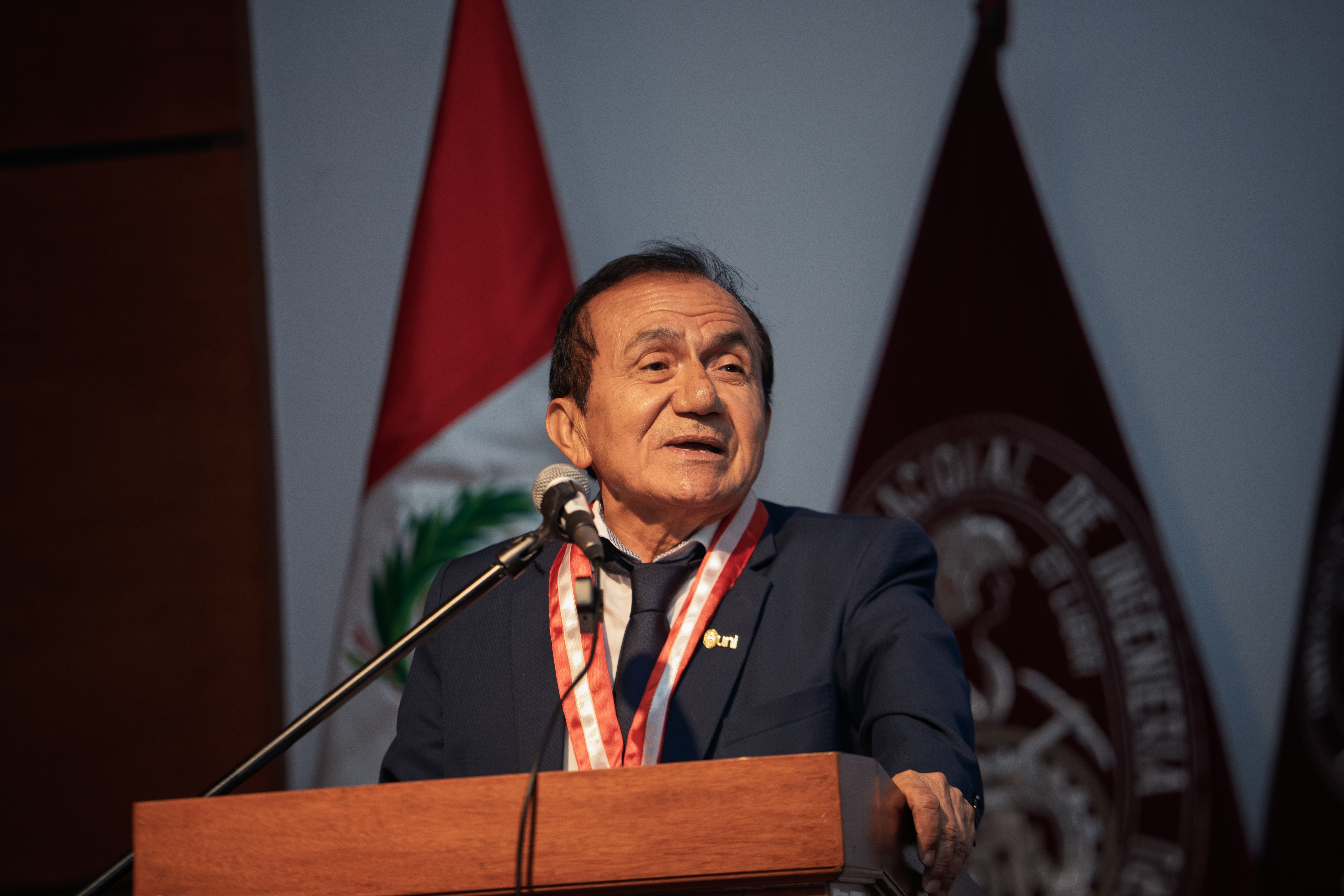 Dr. Arturo Talledo, rector de la UNI, durante su discurso